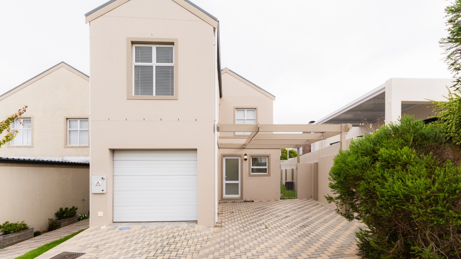 3 Bedroom Property for Sale in Honeydew Country Estate Western Cape